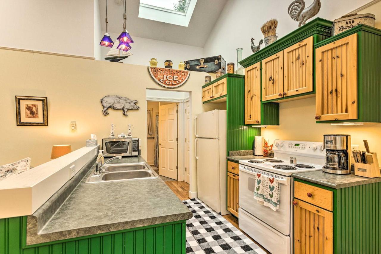Couples Haven In Frankfort By Lake, Trails And Dtwn Екстериор снимка