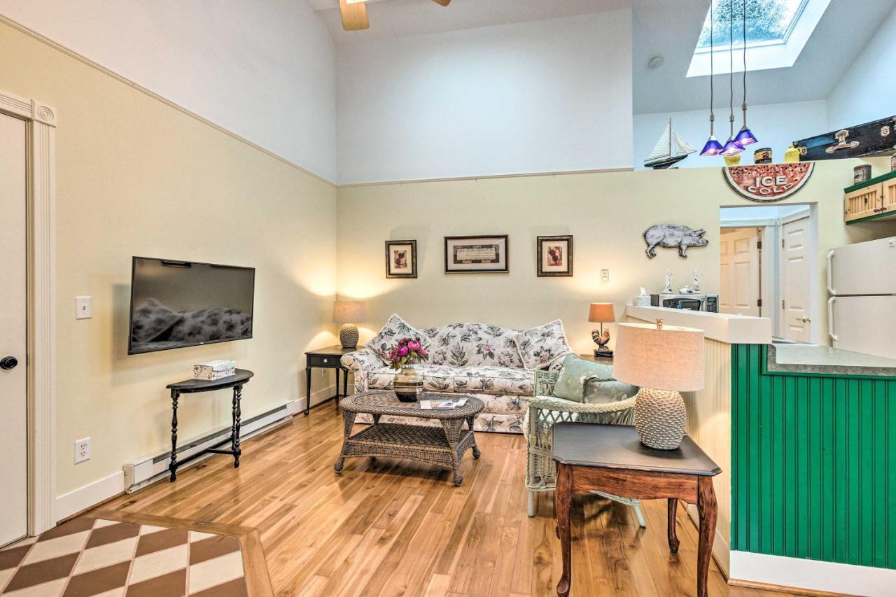Couples Haven In Frankfort By Lake, Trails And Dtwn Екстериор снимка